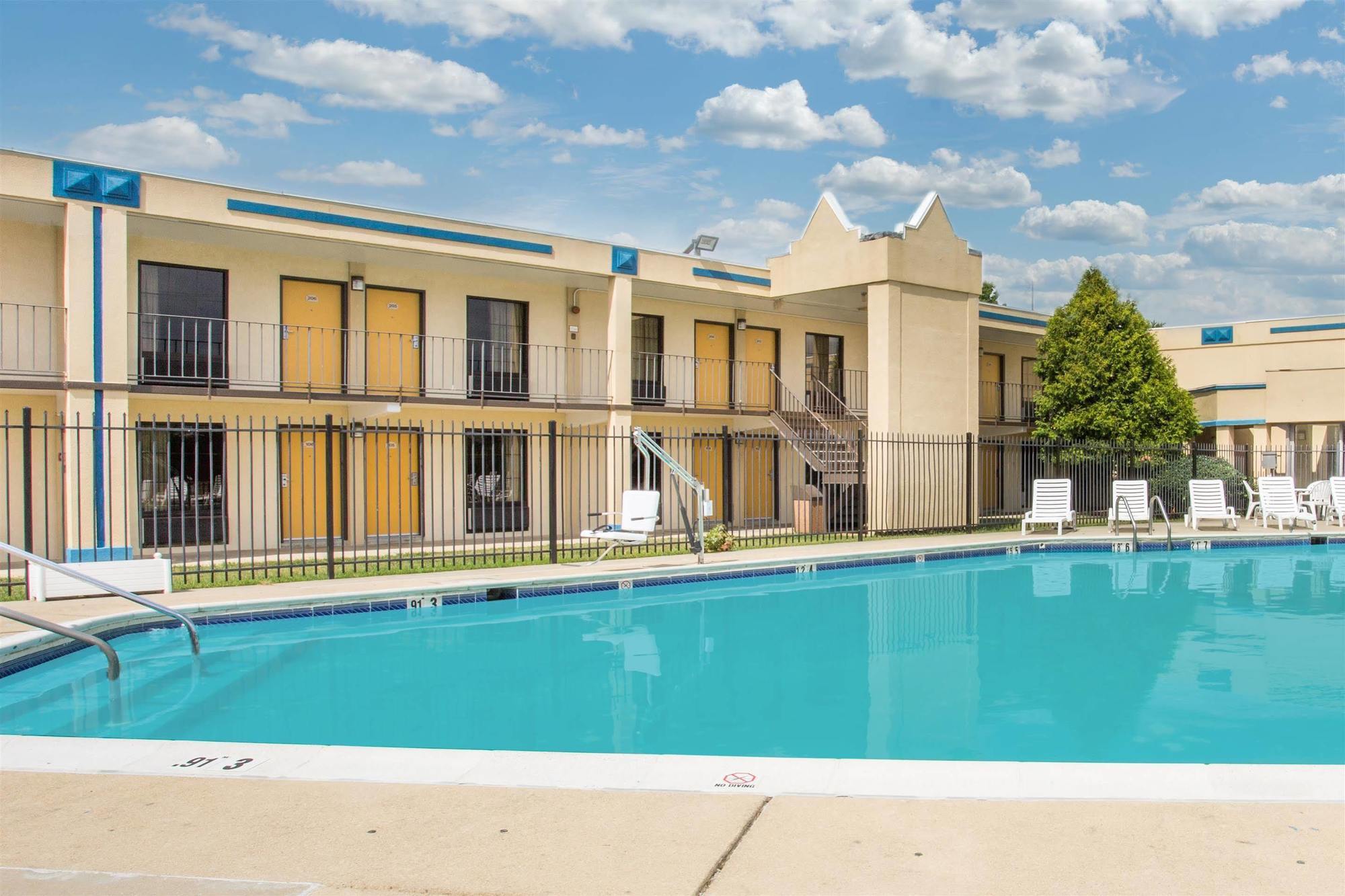 Super 8 By Wyndham Camp Springs/Andrews Afb Dc Area Hotel Luaran gambar